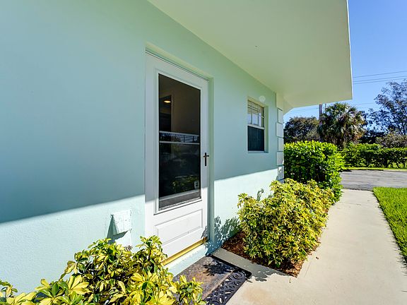 2nd image of 1901 Indian River Boulevard #101e
