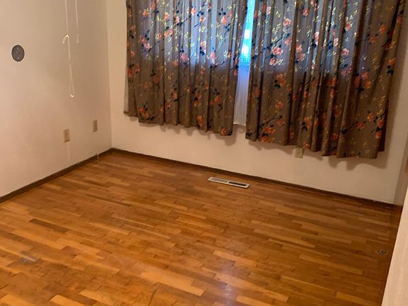 5th image of 10865 110th Ave SW