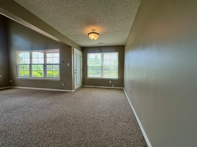 4044 Laurel Green Cir — Photo 19