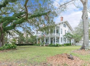421 N Main St, Saint Martinville, LA 70582