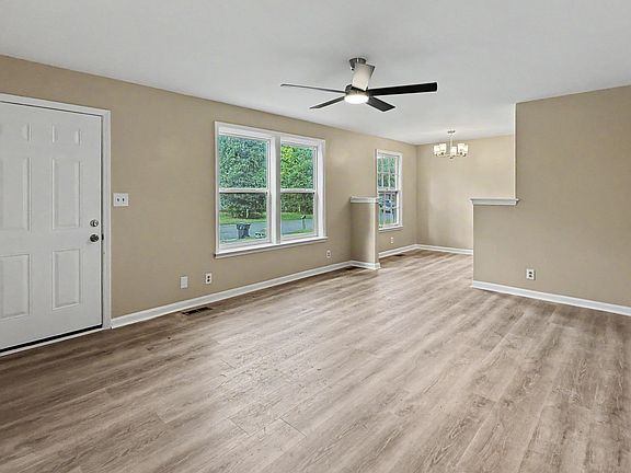 5th image of 573 Bridgette Dr
