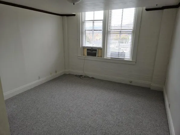 51 Bishop St APT 2B, Wheeling, WV 26003