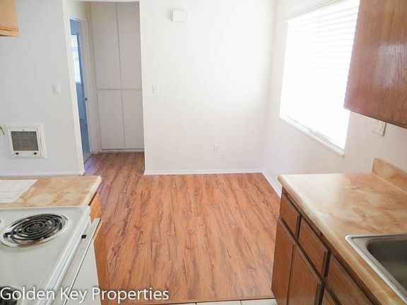 4th image of 1108 S Cleveland St #0