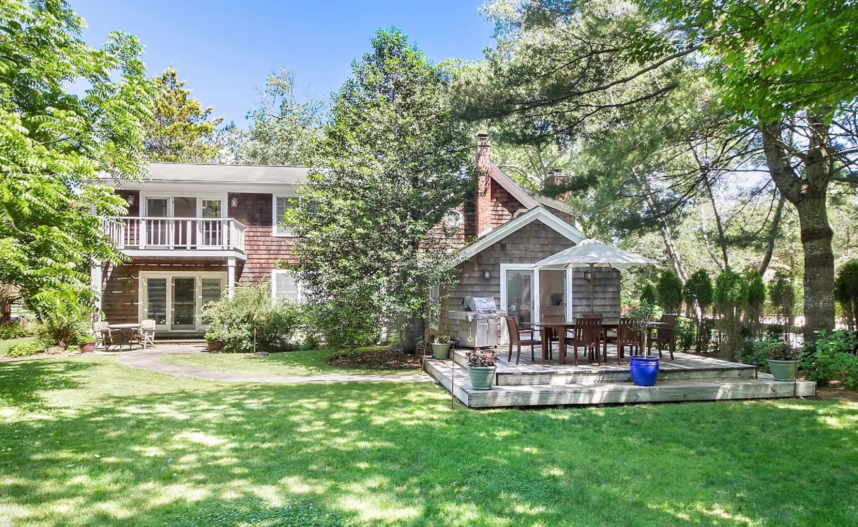 159 Ln, Southampton, NY 11968 Out East