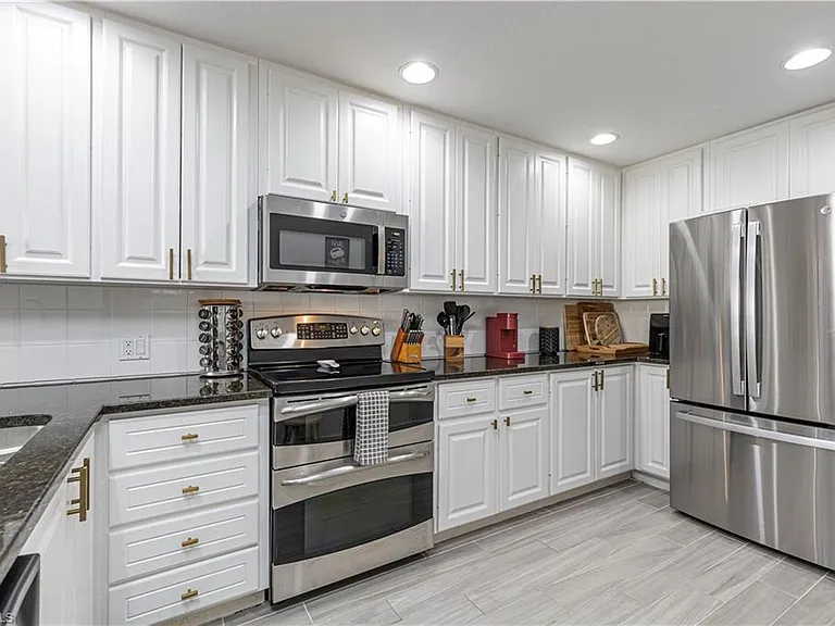 28572 Alessandria Cir SW — Photo 5