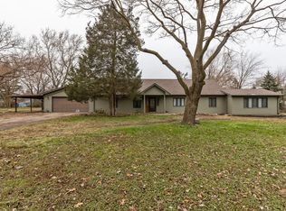 5666 W Victor Ln, Libertyville, IL