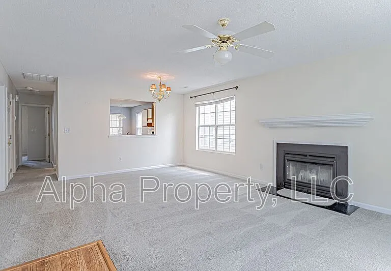 7 Hammett Grove Ln — Photo 2