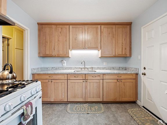 2nd image of 996 Serena Dr