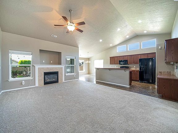 3rd image of 536 S Irving Pl