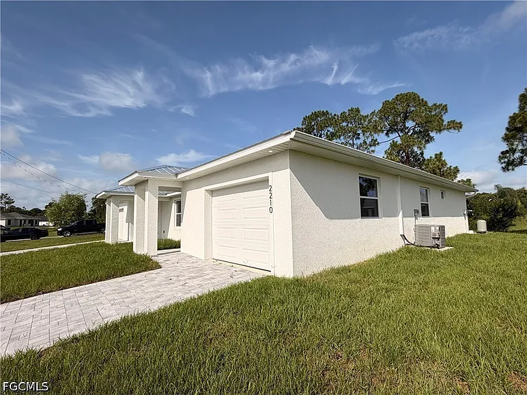 2212 Armour Rd — Photo 24