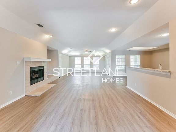 2nd image of 812 Smokerise Cir