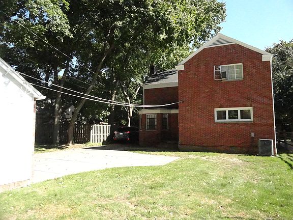 4th image of 2453 Middlesex Dr