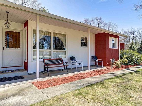 4th image of 801 Calvin Dr