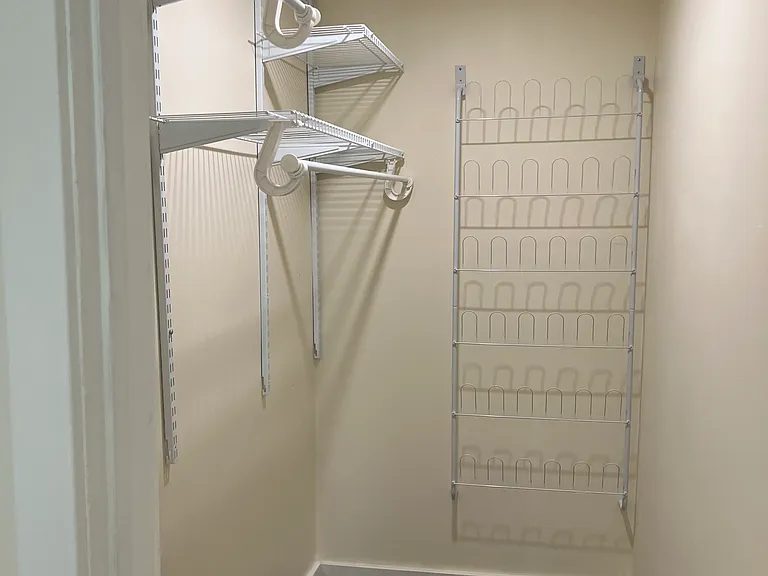 Walk-in closet bedroom #2