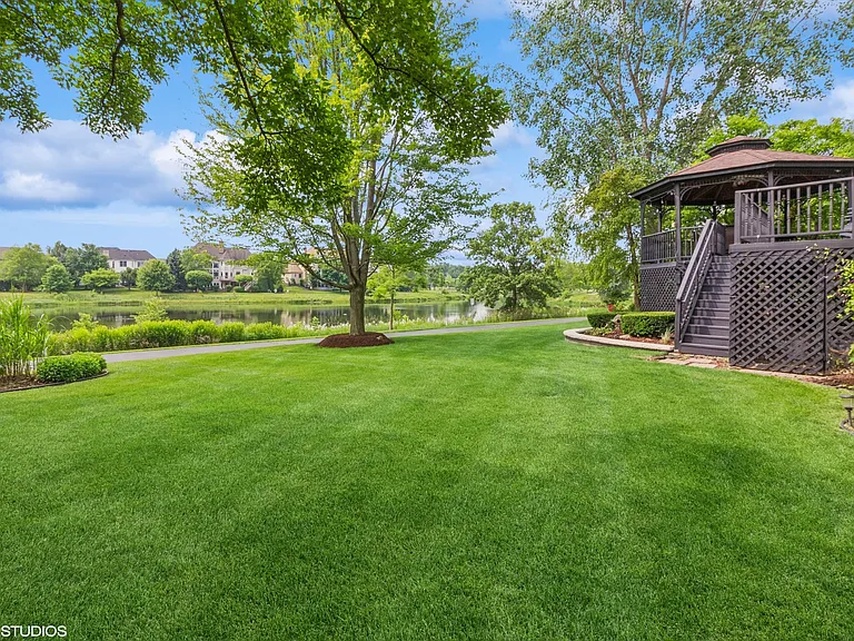 3304 Rollingridge Rd — Photo 3