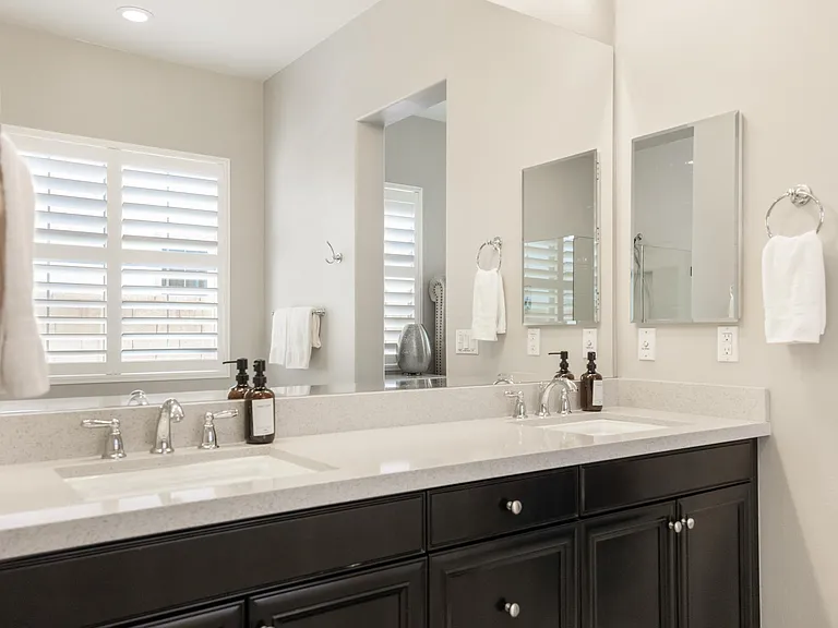 Master Suite 1 Bathroom
