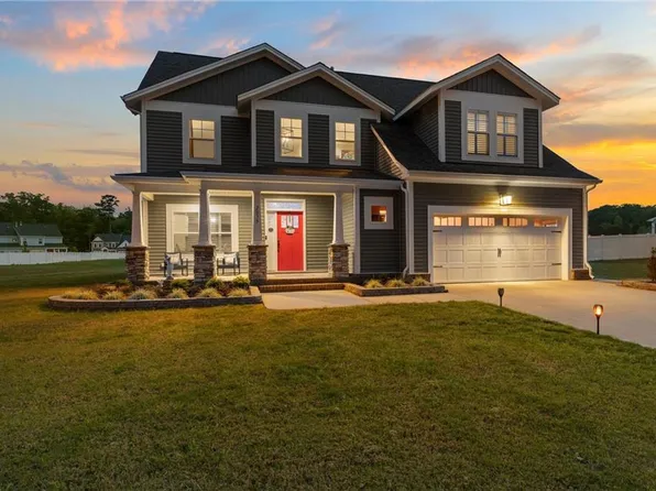 2035 Herons Pointe Ln, Suffolk, VA 23434