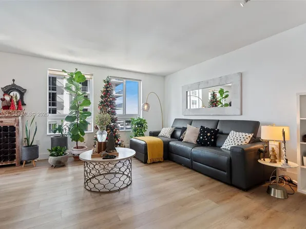 7350 SW 89th St APT 1110S, Miami, FL 33156