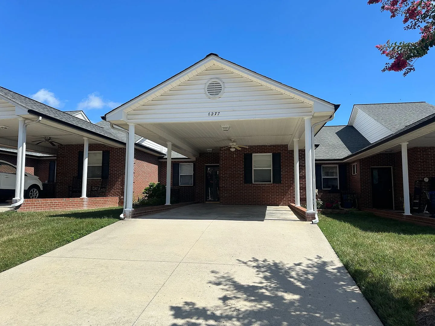 Available Now! Beautifully Renovated 2BR, 2BA Condo For Rent in The Terraces in Denver, NC - Clos... — Photo 1