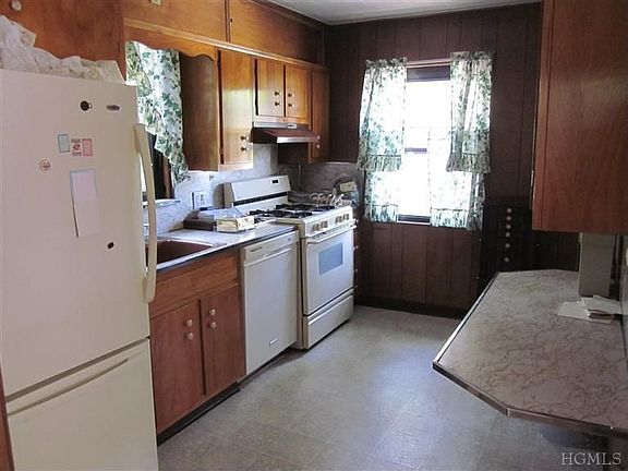 4th image of 27 Kingston Ave
