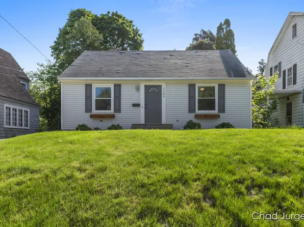 1104 Diamond Ave NE, Grand Rapids, MI 49503