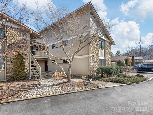 516 Davis Mountain Rd, Hendersonville, NC 28739