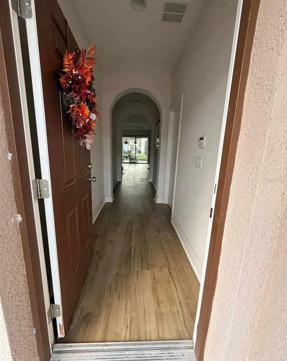 4 bed, 4.0 bath, 2537 sqft, $2,900 — Photo 3