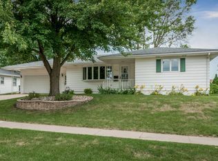 3630 2nd Ave SW, Cedar Rapids, IA 52404