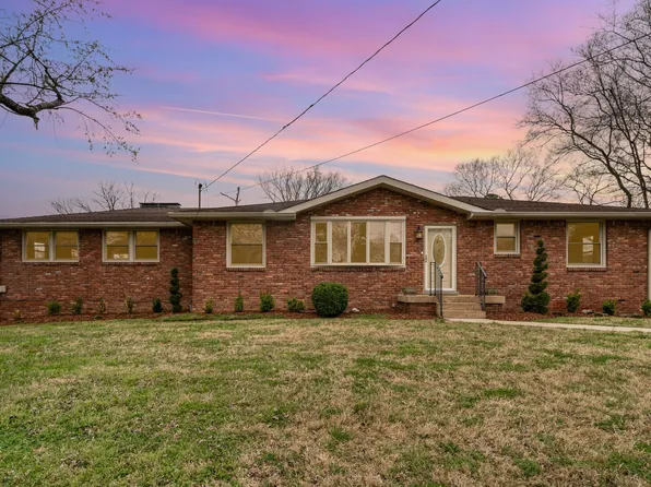 905 Crownhill Dr, Nashville, TN 37217