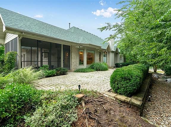 5th image of 9810 Bridle Trail Ln
