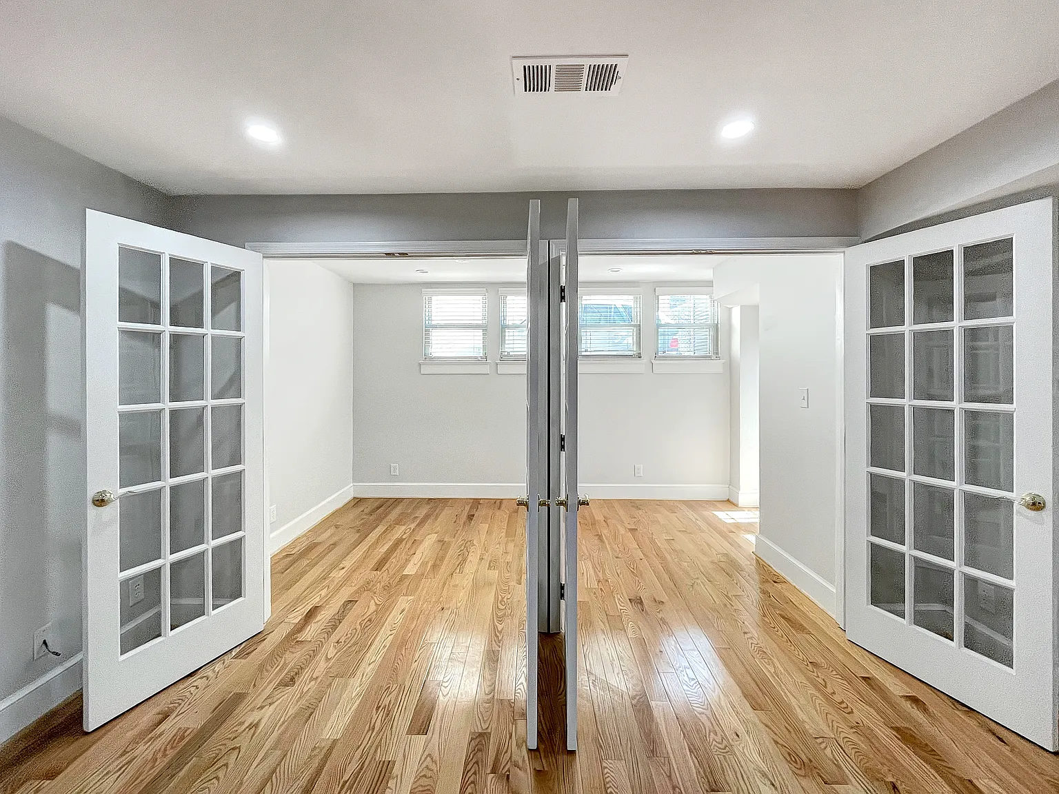 2 bed, 990 sqft, $3,500 — Photo 4