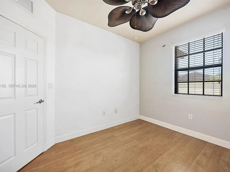 3728 NE 3rd Ct — Photo 18