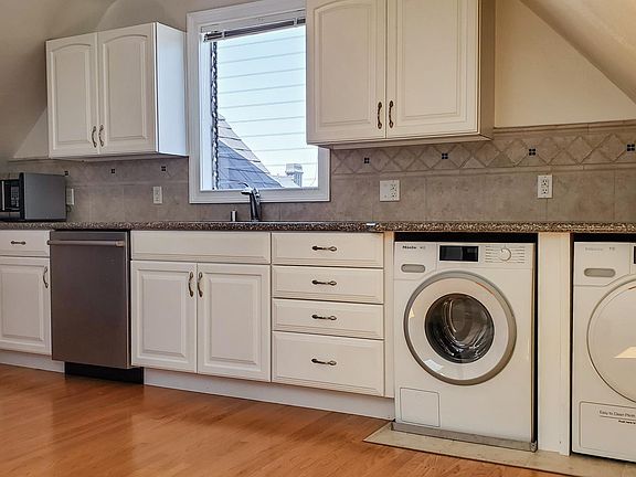 2nd image of 5 Buena Vista Ave #5A