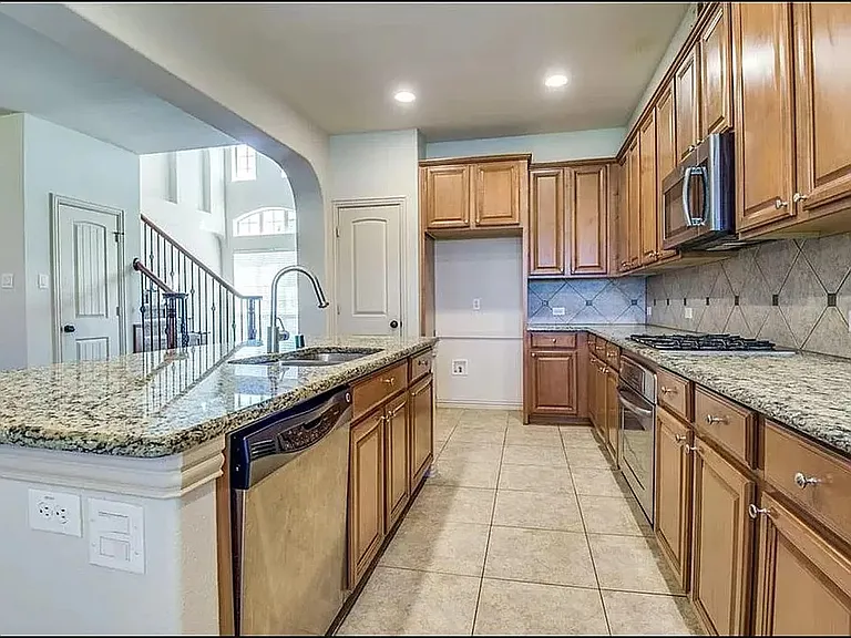 13990 Stevens Point Dr — Photo 12