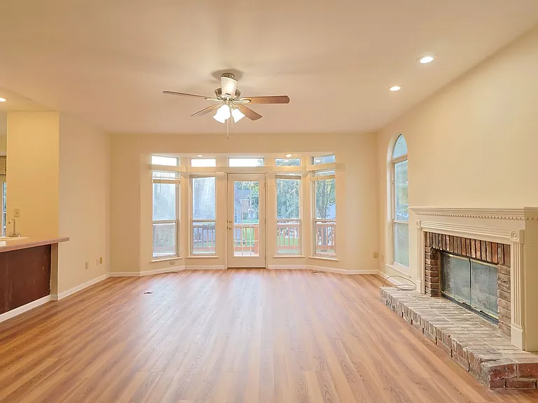 600 Arbor Glen Ct — Photo 10