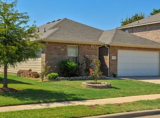 1813 Lynnwood Hills Dr, Fort Worth, TX 76112