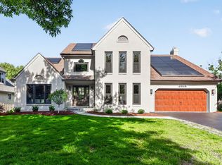 2604 Newport Dr, Naperville, IL 60565
