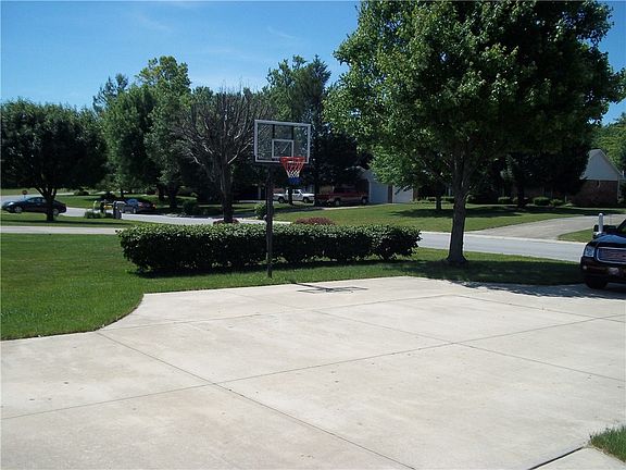 5th image of 1913 Valley Brook Dr