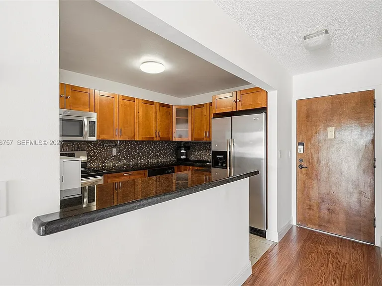 7150 Indian Creek Dr #402 — Photo 19