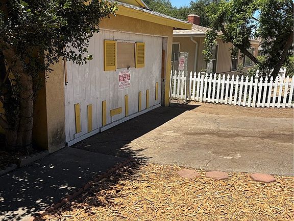 3rd image of 6432 Creemore Ln