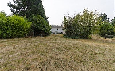 3rd image of 3904 NE 60th St