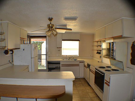 4th image of 4909 S Pheasant Way