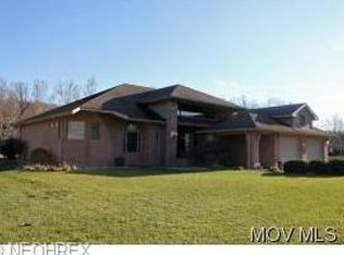 1 Henderson Cir, Williamstown, WV