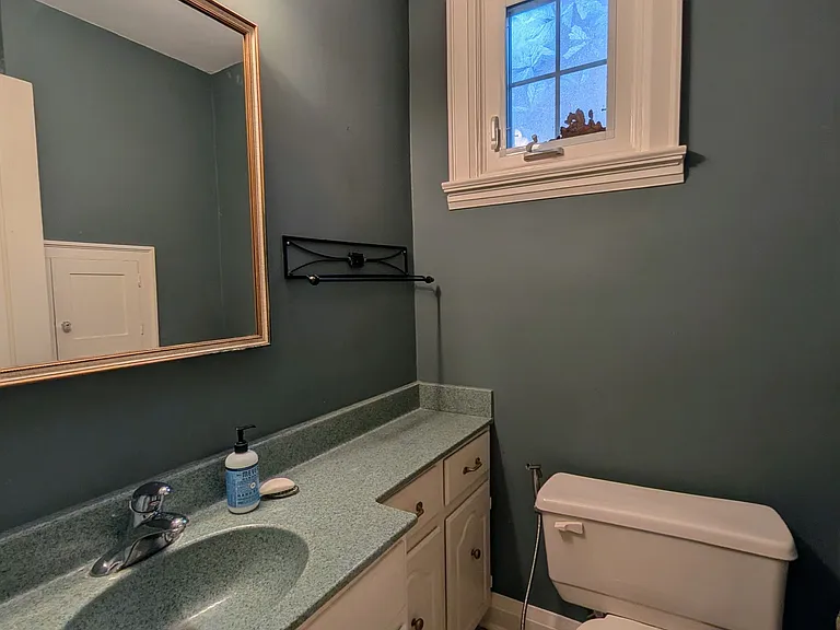 1001 Maitland St — Photo 8