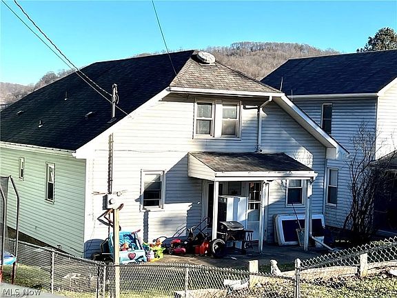 3rd image of 3305 Orchard St