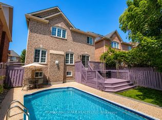 614 Society Cres, Newmarket, ON L3X2V8