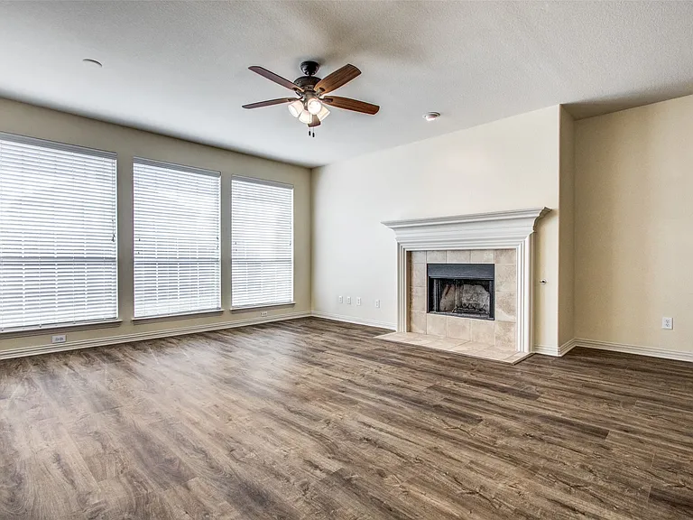 1130 Mission Ln — Photo 5