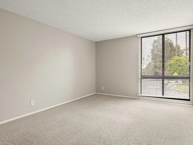 4250 Coldwater Canyon — Photo 14