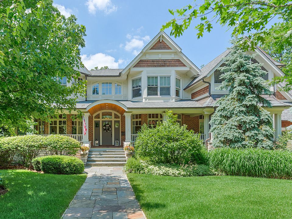 1st image of 682 Hillside Ave
