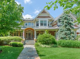 682 Hillside Ave, Glen Ellyn, IL